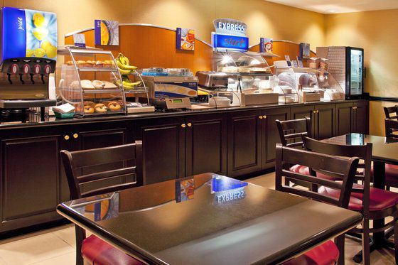 Holiday Inn Express & Suites Columbus East - Reynoldsburg By Ihg Εστιατόριο φωτογραφία